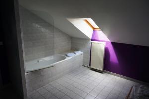 Hotels Les Portes d'Apcher : Appartement Familial (4 Adultes + 2 Enfants)