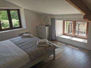 Maisons de vacances Gite Les Barts-Loubes Bernac nr Plum Village&Eymet : photos des chambres