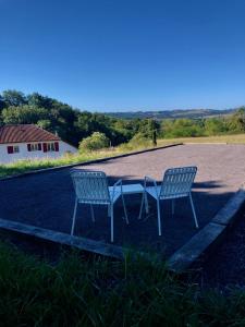 Maisons d'hotes L'adret du bois : photos des chambres