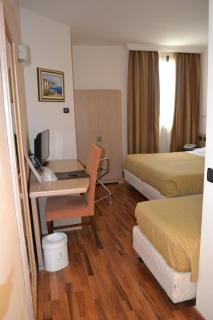 Tricolore Hotel - 6