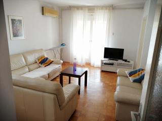 Apartment 5 - 9