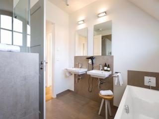 Reetland am Meer - Premium Reetdachvilla mit 2 Schlafzimmern, Sauna und Kamin E13 - 1