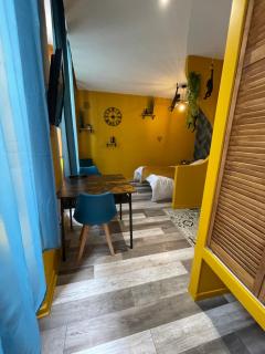 JuNgLe ROOM - 9