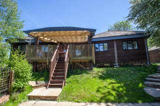Tree Tops Holiday Let & Sauna South Downs West Sussex Sleeps 10 - 9
