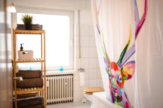 - NEU - Sweet Home, Parkplatz, Netflix - 3