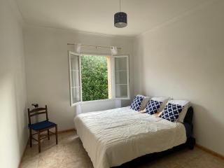 Captivating 2-Bed, 1 bath Cottage, Private Garden & Shared Pool in Sauve - 7