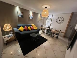 T3 Flat Moderne sur 2 étages Metro Parking Free Entrance autonome - 7