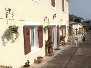 Charming town centre house with garden - 5