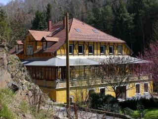 2-floor apartment in a villa with park - 4