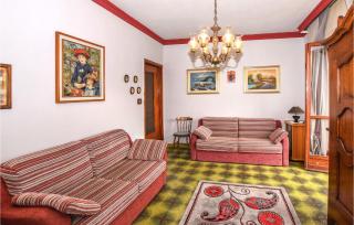 Amazing Home In Santambrogio Di T, - 2