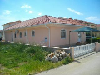 Apartments with a parking space Vir - 18389 - 0