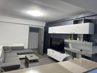 Lovely flat with bathtub 5 mins from center - 0