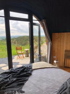 Hilltop Hideaway - Secluded pod with private hot tub - 1