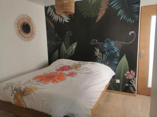 Le Château des Abeilles - appartement récemment rénové - proche centre village et route des vins - 1