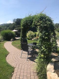 Appartement mit Alpensicht, beheiztem Pool, Garten - 1