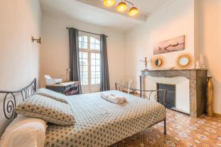 L'Authentique - Central - Spacieux - WiFi - Parking Prox - 8
