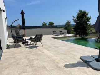 Villa piscine à débordement - 4