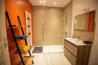 MAISON DIVISÉE EN 2 APPARTEMENTS POUR 8 PERSONNES - 6