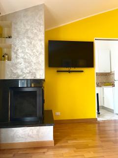 Yellow House - 8