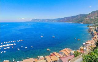 Awesome Apartment In Melito Porto Salvo - 0