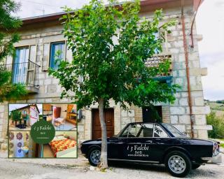 i 3 falchi Bed & Breakfast - 0