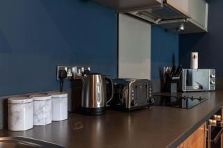City Centre Apartment - Fantastic Location - 5