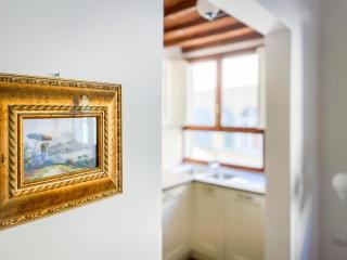 Spacious apartment by Duomo - 4