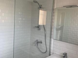 Appartement Climatisé 2 Pièces avec Terrasse et Parking - Classé 2 Étoiles - FR-1-326-690 - 1