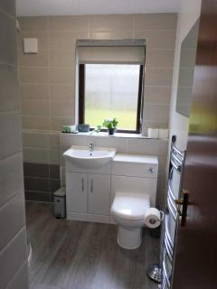 2 bed Apt on Quiet Cul-de-Sac, Fab Location - 4