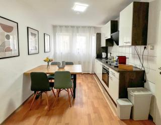 Zentrale Stadtwohnung mit Küche - WIFI I City Centre with Kitchen - 1