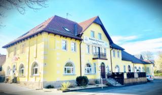 Restaurant und Pension Zur Puppenstube - 9