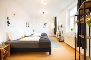 Ko-Living - Händel Stuben - Street Art Design Apartments - Altstadt - zentral - Küche - Smart TV - mehrere Apartments - bis zu 6 P - 4