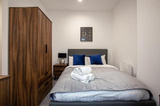 Lovely Open Plan 1 Bedroom Apartment in Bolton - 8