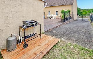 3 Bedroom Cozy Home In Saint-Gaultier - 2