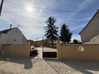 Gîte avec Spa, Cheminée, Nature et Confort à Montaigu-le-Blin - FR-1-489-522 - Montaigu-le-Blin - 2