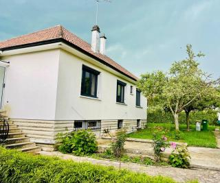 Stylish, Calm and Green Home Stay - 9