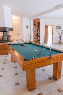 Luxury Home -Villa-Piscine-Jacuzzi-Famille-Table de billard - Top Pros ServicesConciergerie - 3