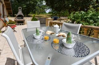 Maison plain pied mitoyenne avec piscine partagée et terrain arboré - 4