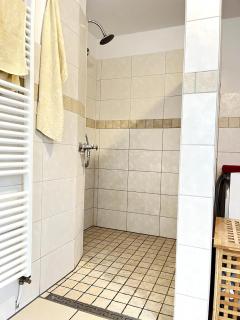 Große Wohnung mit Billardtisch - 9