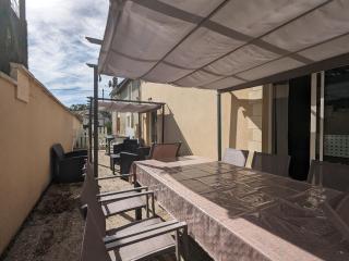 Chambre PMR avec Salle d'Eau Privative, Grande Lit, et Petit-Déjeuner Inclus in Neuvy-Saint-Sépulchre - FR-1-591-608 - 7