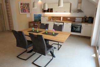 Ferienwohnung, 2 Zimmer, 4 bis 6 Personen, 67 qm, mit großem Balkon, entlang am Fluss, an der Aach, am Bodensee, nah am Naturschutzgebiet - 1