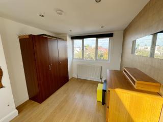 Budget Double Room in Acton, Near Central London & Heathrow - 7