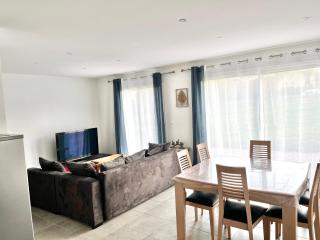 La maison auxoise 8 personnes - 0