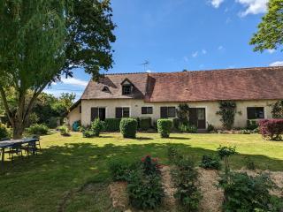Maison de campagne avec jardin et parking près de Neuvy-Saint-Sépulchre - FR-1-591-645 - 0
