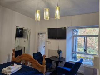 Cosy Cork Studio - cosyincork - 0