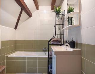 Authentic Apartment on the Alsace Wine Route close to Cycling Trails, Easy Access, Private Garage - 4