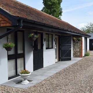 Sandhurst Farm Forge Self Catering Stableblock - 0