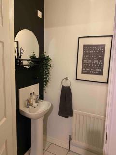 Large Modern home, 5 mins to town Centre - 4