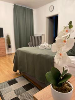 City 2-Zimmer Apartment mit Balkon - 0