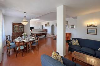 Villa Collina Del Sole 12 Pax by VILLASRETREATS - 1